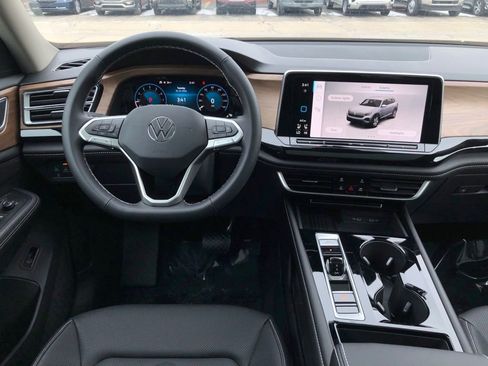 New 2026 Volkswagen Atlas SE image 16