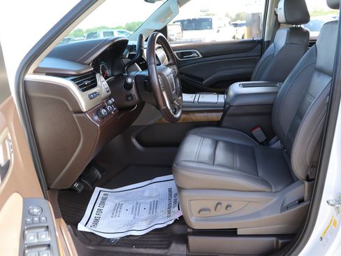 Used 2019 GMC Yukon Denali w/ Denali Ultimate Package AWD/4WD image 13