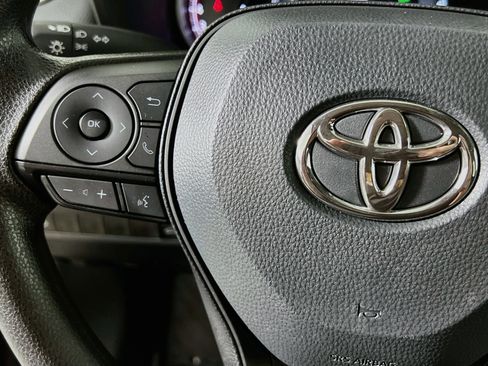 Used 2025 Toyota RAV4 XLE w/ Convenience Package FWD image 19
