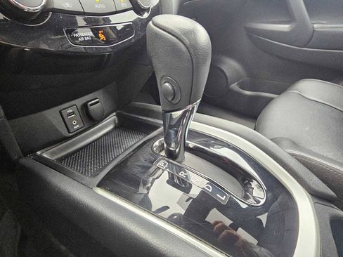 Used 2016 Nissan Rogue SL w/ SL Premium Package image 43