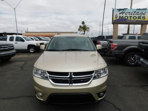 Used 2011 Dodge Journey Mainstreet w/ Flexible Seating Group image 2