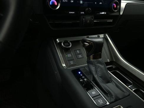 Used 2025 Lexus GX 550 w/ Accessory Package (2T) image 15