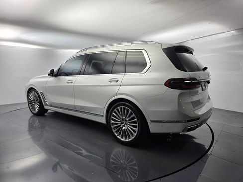 Used 2025 BMW X7 xDrive40i w/ Premium Package AWD/4WD image 6