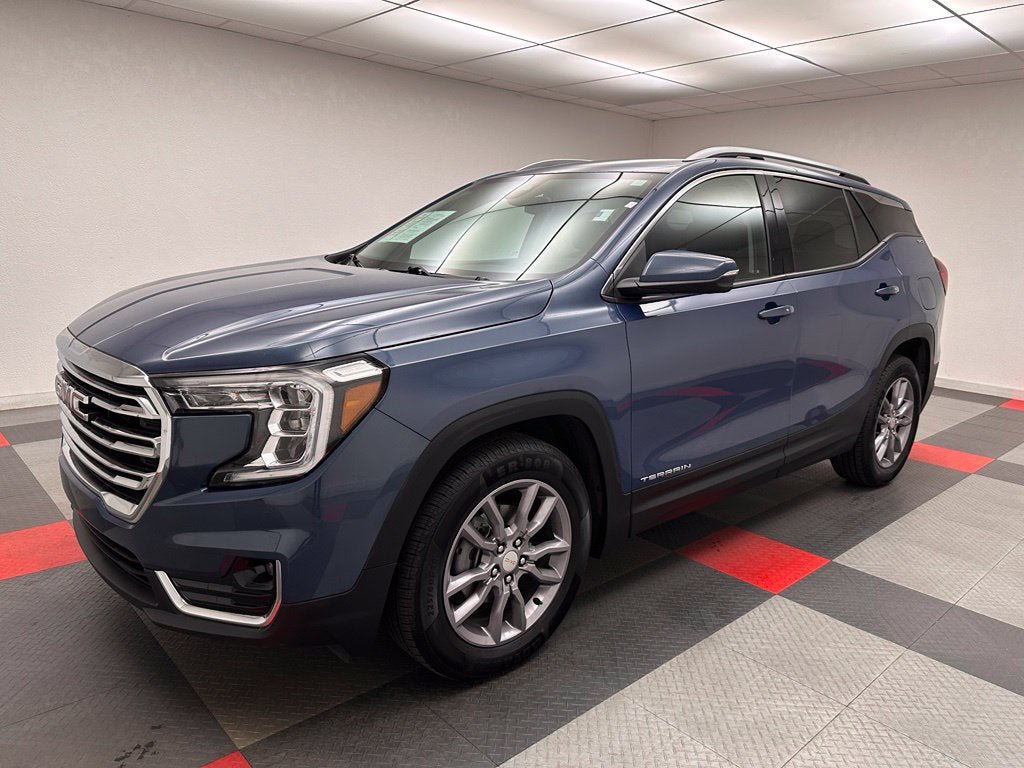 Used 2024 GMC Terrain SLT FWD image 3