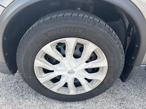 Used 2018 Nissan Rogue S FWD image 10