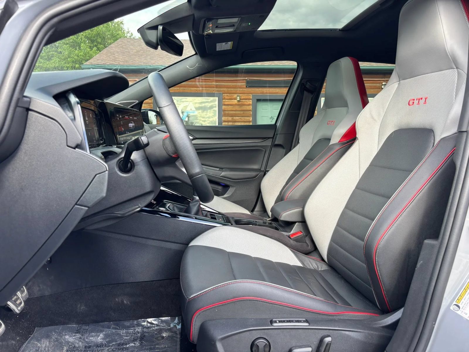 Used 2024 Volkswagen GTI SE FWD image 10