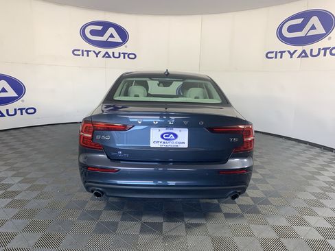 Used 2021 Volvo S60 T5 Momentum w/ Protection Package Premier FWD image 4