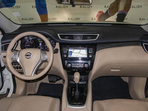 Used 2015 Nissan Rogue SL w/ SL Premium Package image 3