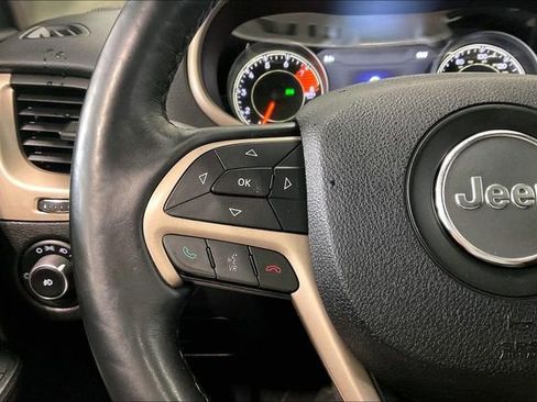 Used 2016 Jeep Cherokee Limited image 18