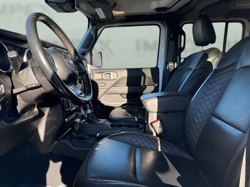 Used 2021 Jeep Wrangler Unlimited Sahara AWD/4WD image 9