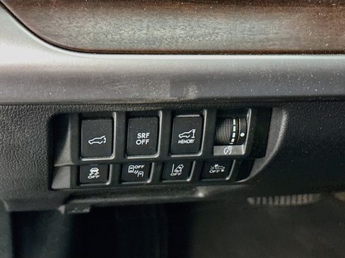 Used 2017 Subaru Outback 2.5i Limited AWD/4WD image 17