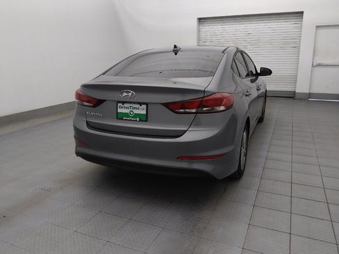 Used 2017 Hyundai Elantra SE image 7