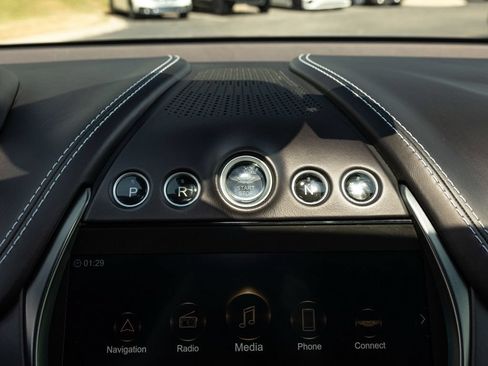 Used 2022 Aston Martin DBX AWD/4WD image 40
