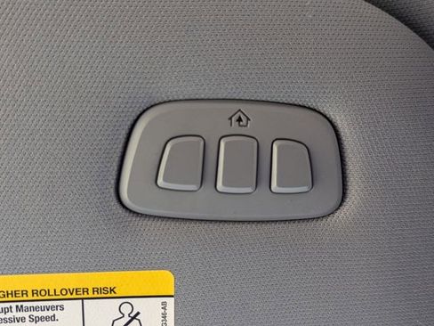 Used 2022 Ford F150 Lariat w/ Equipment Group 502A High image 11