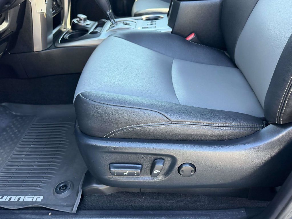 Certified 2019 Toyota 4Runner SR5 Premium AWD/4WD image 17