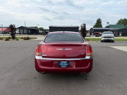 Used 2013 Chrysler 300 AWD w/ Driver Convenience Group image 5