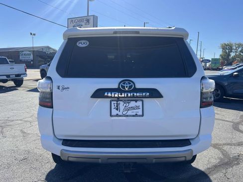 Used 2023 Toyota 4Runner TRD Off-Road Premium image 6