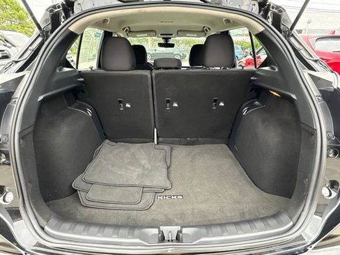 Used 2023 Nissan Kicks SR w/ Interior Electronics Package FWD image 11