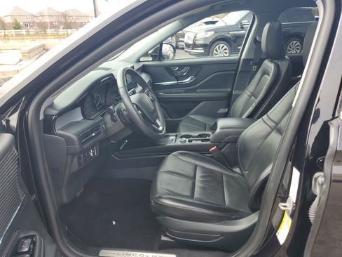 Used 2022 Lincoln Corsair AWD w/ Premium Package image 12