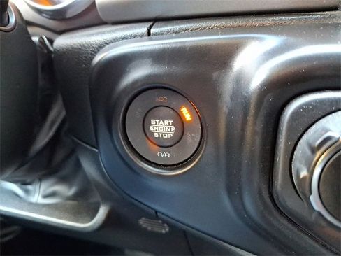 Used 2022 Jeep Wrangler Sport image 28