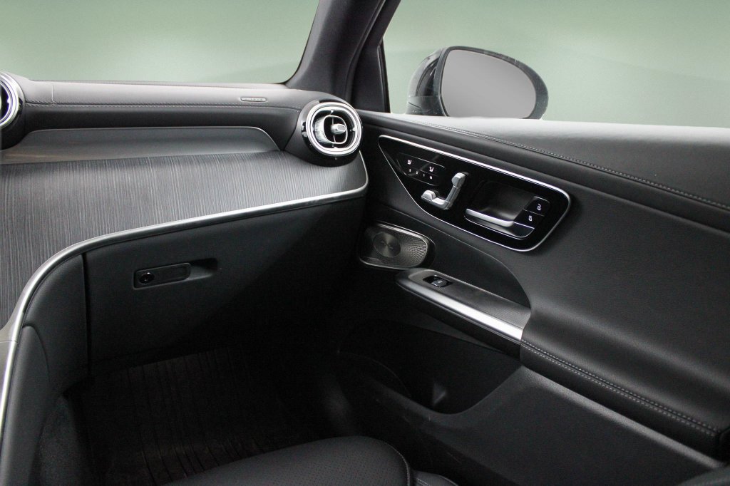 Used 2026 Mercedes-Benz GLC 300 4MATIC image 20