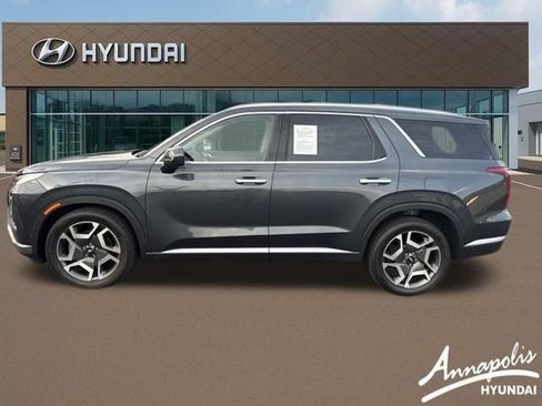 Used 2024 Hyundai Palisade SEL w/ Premium Package AWD/4WD image 3