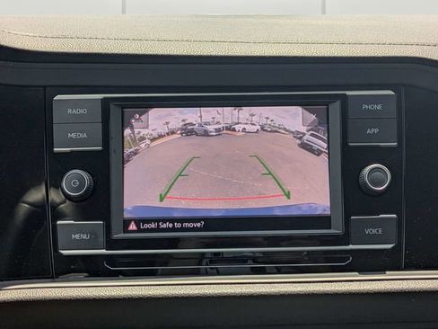 Used 2024 Volkswagen Jetta SE FWD image 19
