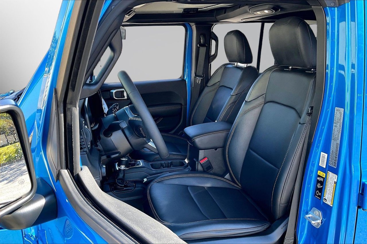 Certified 2025 Jeep Wrangler Unlimited Sahara AWD/4WD image 20