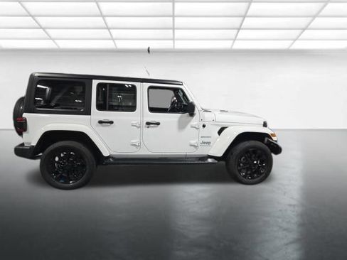 Used 2023 Jeep Wrangler Unlimited Sahara w/ Cold Weather Group AWD/4WD image 3