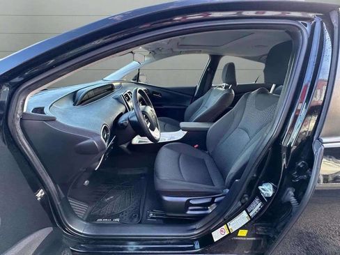 Used 2016 Toyota Prius Three w/ Advanced Technology Package image 39