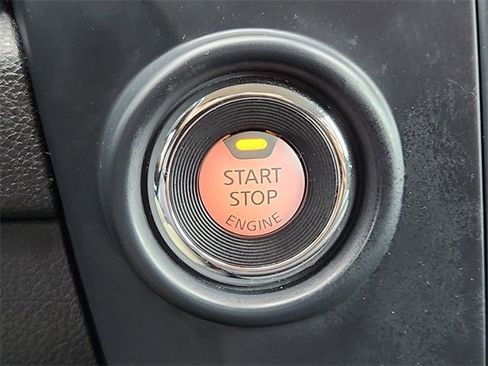 Used 2022 Nissan Titan SV w/ Accessory Utility Package image 28