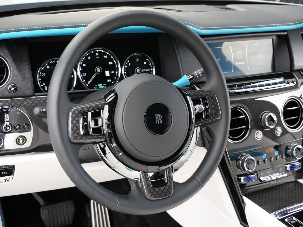 Used 2024 Rolls-Royce Cullinan Black Badge w/ Leather Finishing Pack AWD/4WD image 17