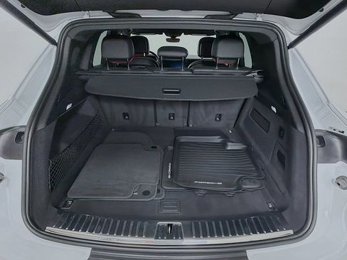 Certified 2024 Porsche Cayenne AWD/4WD image 27