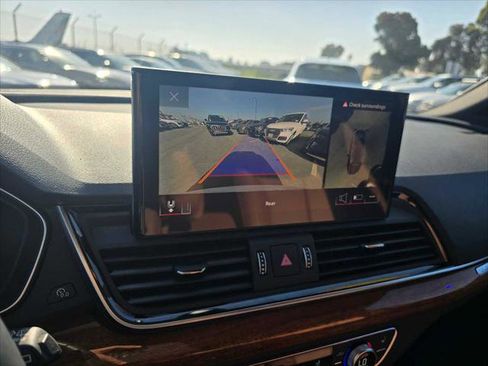 Used 2023 Audi Q5 e Premium Plus w/ Premium Plus Package image 30