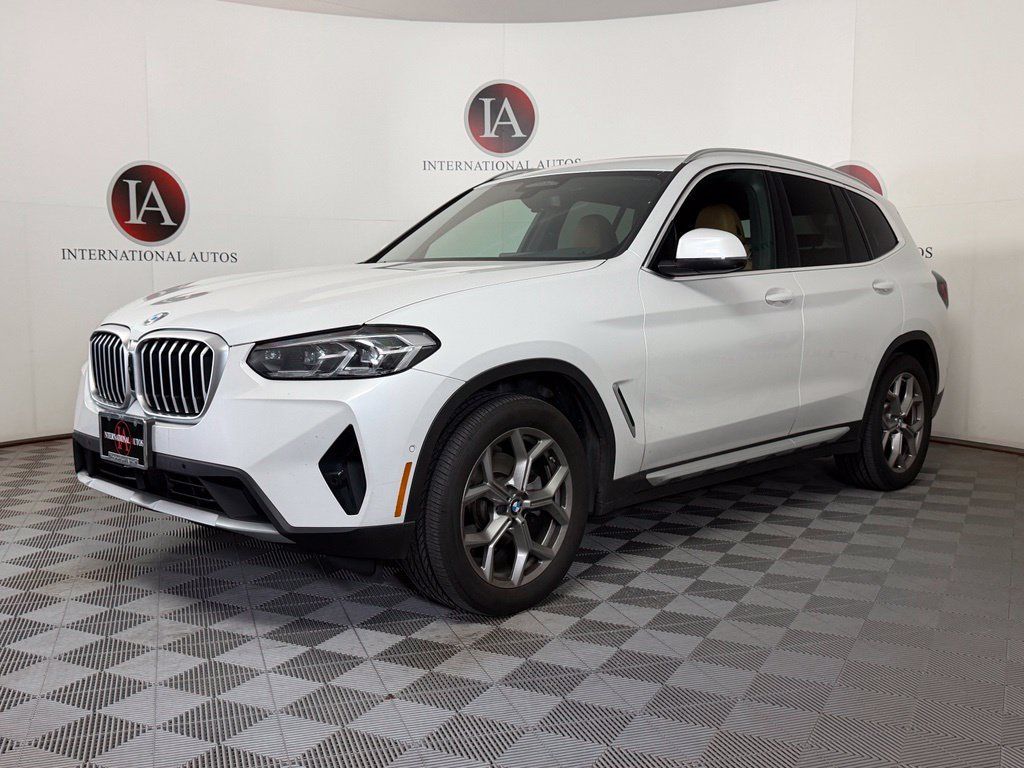 Certified 2024 BMW X3 xDrive30i w/ Premium Package AWD/4WD image 3