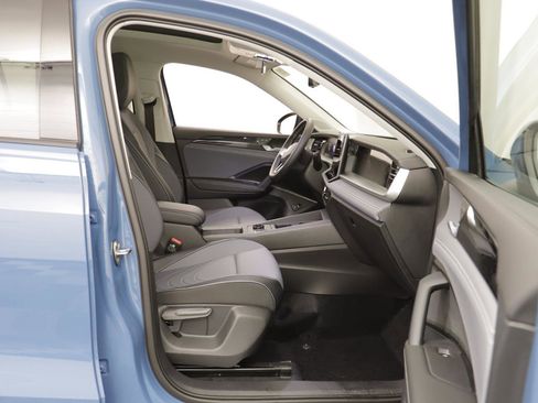 New 2026 Volkswagen Tiguan SE image 18