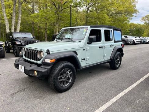 Used 2024 Jeep Wrangler Unlimited Sport AWD/4WD image 2