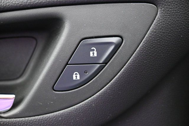 Used 2024 Chevrolet Equinox LT FWD image 16