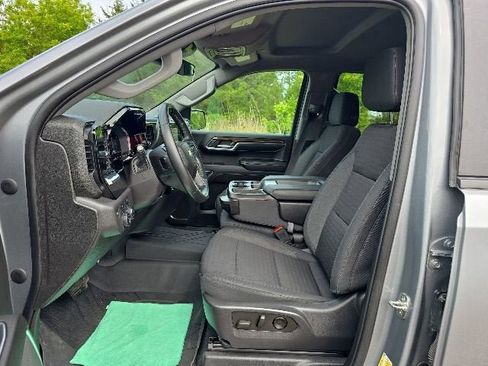 Used 2023 Chevrolet Silverado 1500 LT w/ Protection Package AWD/4WD image 10