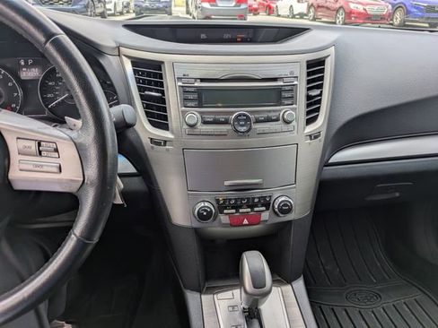 Used 2011 Subaru Outback 2.5i Premium image 2