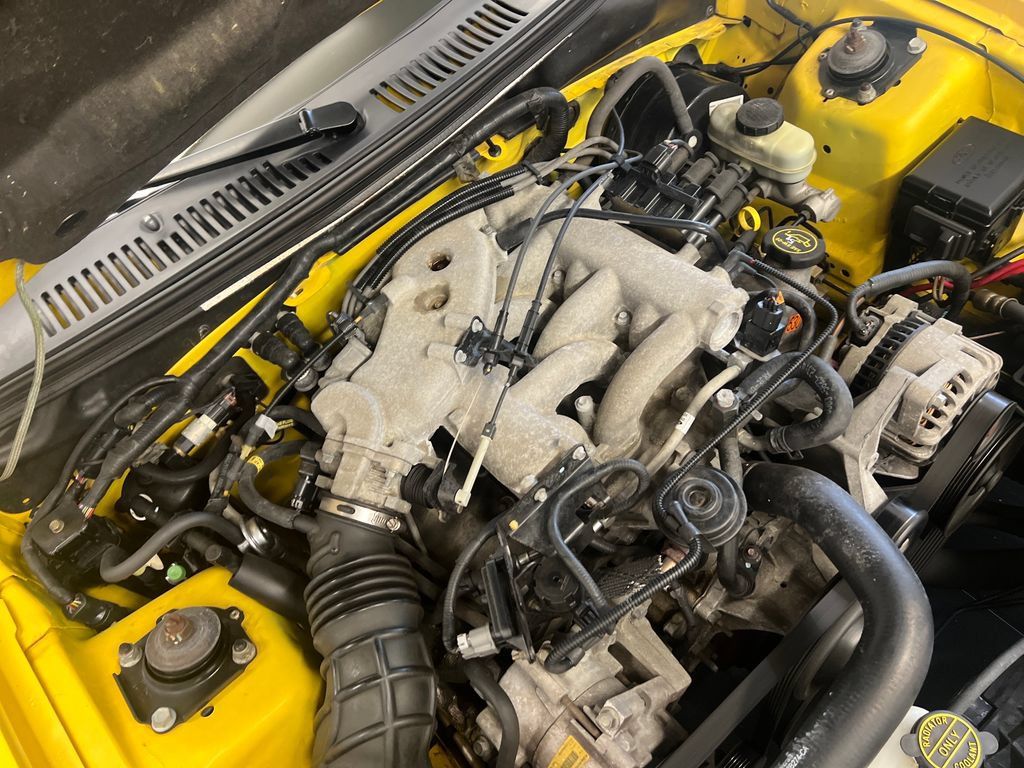 Used 2004 Ford Mustang Convertible RWD image 42