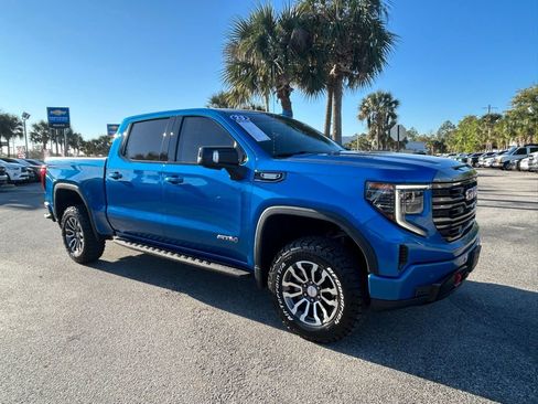 Used 2023 GMC Sierra 1500 AT4 w/ AT4 Premium Package AWD/4WD image 9