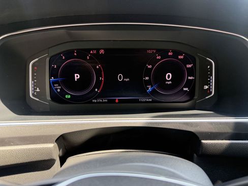 Used 2019 Volkswagen Tiguan SEL FWD image 12