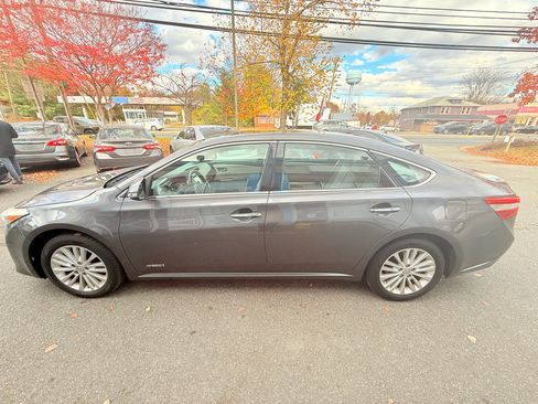 Used 2013 Toyota Avalon XLE Touring image 5