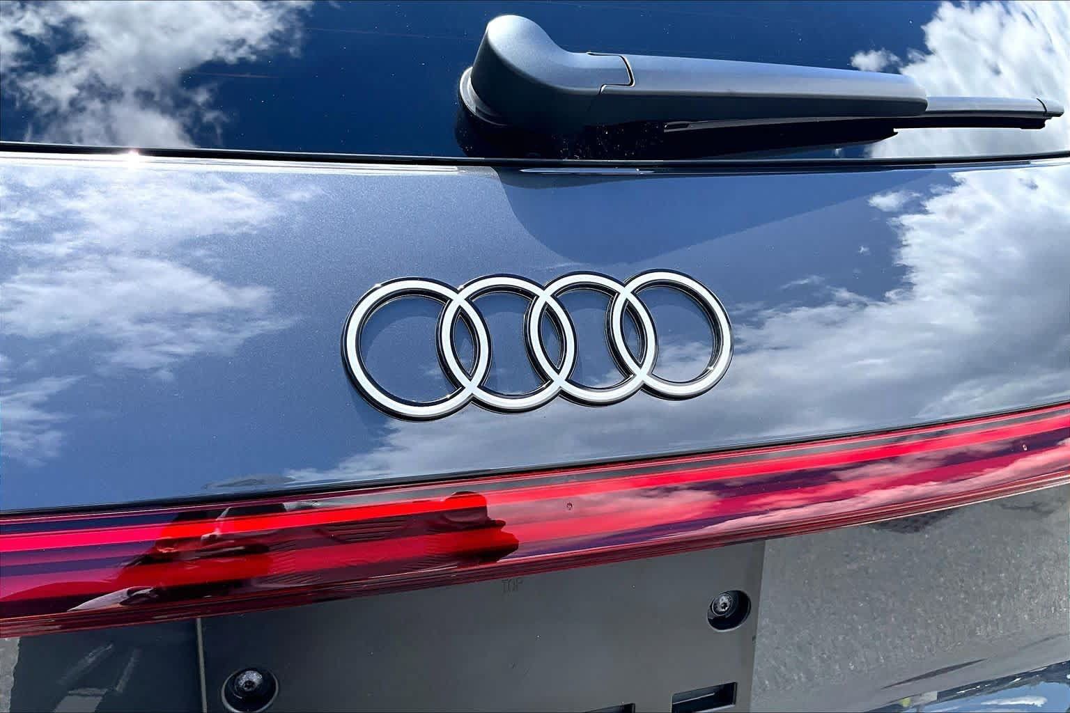Used 2025 Audi Q5 Premium Plus w/ Premium Plus AWD/4WD image 31