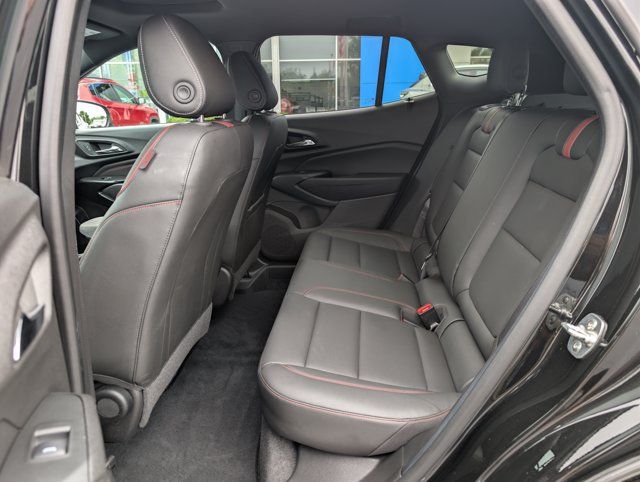 Used 2024 Chevrolet Trax RS w/ Sunroof Package FWD image 15