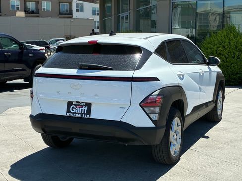 Certified 2025 Hyundai Kona SE AWD/4WD image 4
