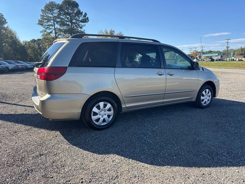 Used 2005 Toyota Sienna LE image 10