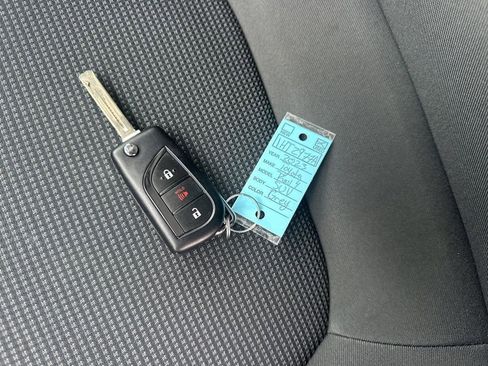 Used 2023 Toyota RAV4 LE image 31