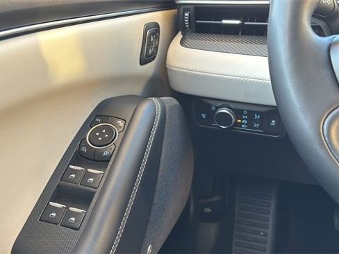 Used 2021 Ford Mustang Mach-E Premium image 11